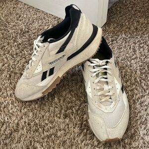 Reebok LX2200